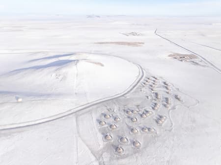 Volcano-In Hotel of Arrivals